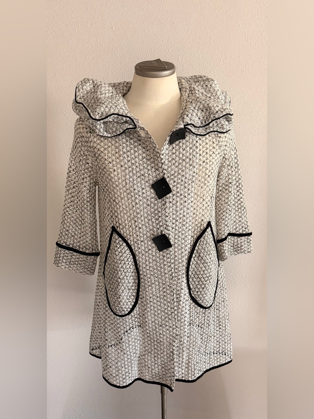 Come N See White Knit Ruffle-Collar Coat with Black Trim Large New